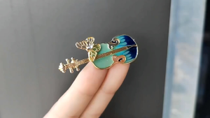 [Mamimu.id] Bros Import Miniatur Biola Turkish / Bros Unik Viral Kekinian / Bros Hijab Hits Bisa COD