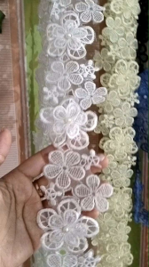 Renda Bordir motif bunga