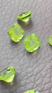 พลอยเพอริดอท ทรงคุชชั่น 5x5