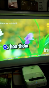 May chieu sieu gan epson eb-685w.bong chieu da dung 726h