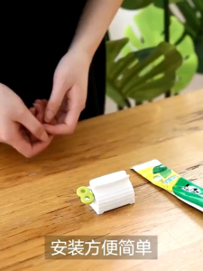 Dispenser Pemencet Pasta Gigi Model Portable Serbaguna KL75