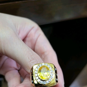 แหวนชายบุศราคัมเหลือง10×10มิลล้อมเพชรเกสรข้าง3เม็ดชุบทอง