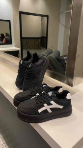 GMN Havertz Sepatu Sekolah Wanita Warna Hitam Polos SW-136