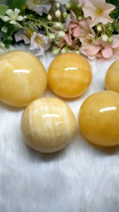 Yellow Jade Ball (Price with Base40/50/70/100mm）/黄玉球 含底座