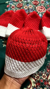 Peci Rajut Merah putih/peci rajut tebal/peci rajut elastis/peci rajut kekinian