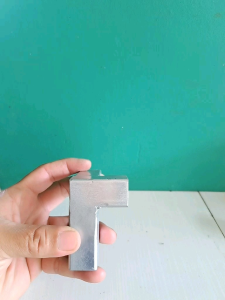 for "ข้อต่อเหล็กเหลี่ยม1ชิ้นใช้ทำกรงสัตว์โต๊ะชั้นวางของDIY