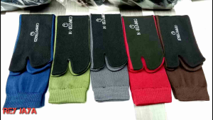 Kaos Kaki Jempol Nylon Polos Telapak Hitam Panjang L Wanita Muslimah Dewasa Premium Ter Murah / Kaos Kaki Jempol Terlaris