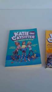 Katie the Catsitter หนังสือวรรณกรรมเยาวชน graphic novel ภาษาอังกฤษ เซต 2 เล่ม