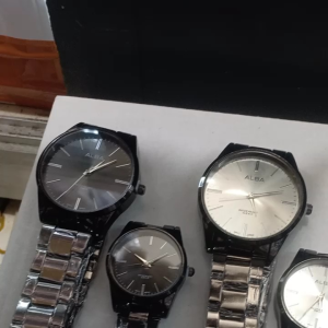 Jam Tangan Rantai Pria dan Wanita - Jam Tangan Rantai Model Terbaru - Free Batrai cadangan - Bisa Bayar Ditempat (COD)