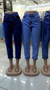 Momfit boyfriend jeans loose fitting high waist acid wash