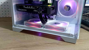 Máy tính để bàn tùy chỉnh với quạt LED RGB và tản nhiệt nước