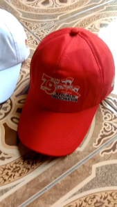 Topi Merah Putih: Pilihan Terbaik untuk Pria