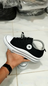 Sepatu Sneakers Wanita Kekinian Black/White Sepatu Casual shoes