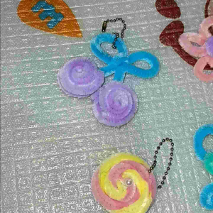 Gantungan Kunci Bulu Mercy & Aksesoris Tas Kawat Bulu