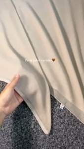 Hijab Segi Empat Paris Jadul ORI Varisha - Hijab Terlaris