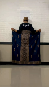 Bawahan Muslim Pria: Sarung Batik Dewasa, Sarung Batik Pria, Sarung Santri Pria, dan Sarung Batik Pekalongan
