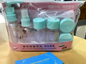 Bộ chiết mỹ phẩm du lịch 9 món xanh/hồng kèm túi zip nhựa tiện lợi