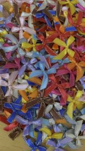 โบว์จิ๋วขอบทอง คละสี 7มิล. ติดของชำร่วย ของขวัญ 50ชิ้น