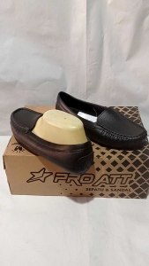 Sepatu Kerja Kantor Pantofel Karet Full Black YUMEIDA Wanita