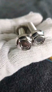 อารัตน์นอตซิ่ง น็อตยึดโช๊คหลังล่าง Giorno หัวเหลี่ยม(ลายใหม่) ขัดเงา มี 2แบบ ราคาต่อ 1ชุด