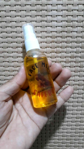 Bright & Glow Face Mist Saffron With Niacinamide