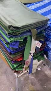 ผ้าใบกันน้ำกัน UV ข้างในเป็นผ้าคืบ UV มีขนาด 2x3cm 3x4cm 4x6cm มีหลายสี