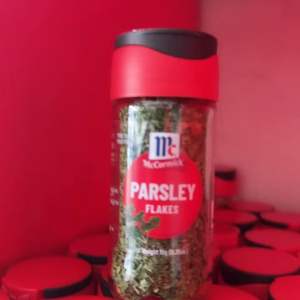 McCormick Parsley Flakes 10g Glass Bottle - Red cap - Green flakes - New look - Same quality