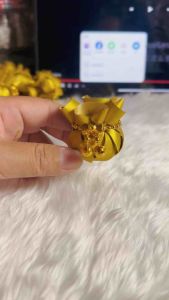 เหรียญโปรยทาน ถุงเรียกทรัพย์ สีทอง