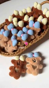 (พร้อมส่งจากไทย)🔥 กิ๊บติดผมหมียืนสีน้ําตาลคอเอียงติดโบว์ (มีเข็มกลัด) กิ๊บหมี🧸🎀