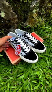 SEPATU VANS OLD SCHOOL MOTIF CATUR SEPATU VANS PRIA DAN WANITA SEPATU VANS OLD SCHOOL