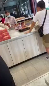 怡保出名传统餅家制作~花生糖`咸香脆口濃濃花生芝麻味道`口碑一流值得信赖