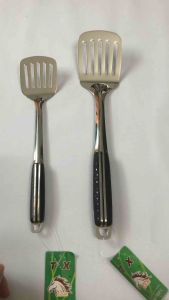 Sạn/Xẻng có rãnh xào nấu thức ăn 100% inox cán nhựa đen cao cấp siêu bền - Gia dụng bếp