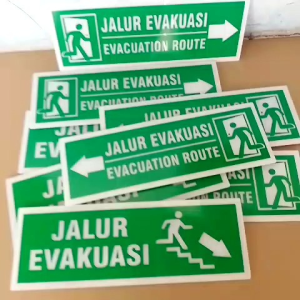 Papan Akrilik Sign Tanda  Jalur Evakuasi