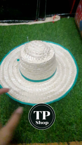 หมวกฟางขอบเขียวกว้าง 18 นิ้ว วัสดุทำจากตอกไม้ไผ่ หมวกสาน ใช้บังแดด ใช้ใส่ไปสวนไปนา