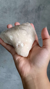 Calcite | แคลไซต์ 🌈💛 #Cal20  ชิ้นใหญ่ ผิวโล้น แวววาว🌛 สวย    น้ำหนัก 354 กรัม  หินธรรมชาติ หินสะสม