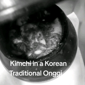 Onggi Kimchi/ Tradisional KIMCHI/ Homemade Kimchi Vegetarian Kimchi/ Onggi Kimchi/ Fermented Cabbage/ Pickled food