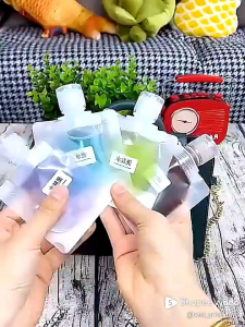 Botol Refill Tempat Penyimpanan Sabun Cair Plastik Fliptop Travel Organizer