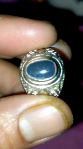 natural kalimaya banten black opal solid tdk tembus senter jarong biang kontras dim tertera di foto.ring alpaka no8.gosokan mulus kinclong no krak