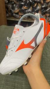 🚚🚚รองเท้าเตะบอล ⚽️⚽️รองเท้ากีฬาไซส์ผู้ชาย( ฟรีดันทรง) น้ำหนักเบาใส่สบาย( ลูกค้าต้องเผื่อหนึ่งไซด์)