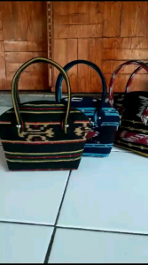 Dompet tenun unyu