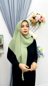 HIJAB SEGIEMPAT PAYET BUTIK JAMBUL SWAROVSKI/ JILBAB SEGI EMPAT POTTON STAR PREMIUM ANTI LETOI SIZE 110CM×110CM