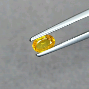 0.98 cts(การัต) บุษราคัมดิบ เเท้  พลอยแท้. ศรีลังกา | Natural Unheated Yellow Sapphire | Srilanka | 7 X 4.8mm | 3500฿ |