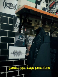 rak tempel dinding gantungan baju/pakaian minimalis