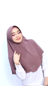 Hijab Bergo Instan Crinkle Airflow Ped maryam Size M