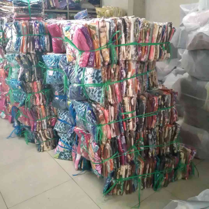 SELIMUT BAYI /SELIMUT TOPI BULU/ BLANKET BABY BAHAN BULU HALUS LEMBUT