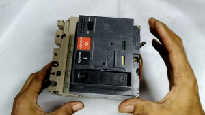 Mccb braeker NS 160N +motorized