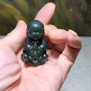 Premium deep greenish Nephrite 3 dimensional cravings Zen (Young Monk practicing Dhyana) small display (with certificate) [Natural Crystal] 和田玉塔青深绿立体雕刻坐禅小和尚小摆件(带证书)