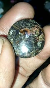 Batu Pancawarna Garut & Serat Tembaga: Desain Unik dan Bahan Alami