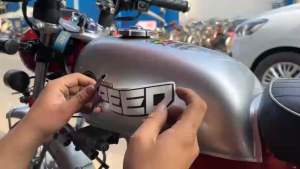 [ 1 MIẾNG ] [ KHÔNG DÁN ĐC CHO XE MÀU TỐI + MÀU ĐEN ] TEM SPEED TRONG SUỐT