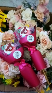 ของขวัญปัจฉิม แจกเพื่อนเพื่อน น้องน้อง ของขวัญปัจฉิมนิเทศ ช่อมาสเมโร่น่ารักมากกก🎁🍭🍬ขนาด8.5 ×22 cm congratulations ของปัจฉิม